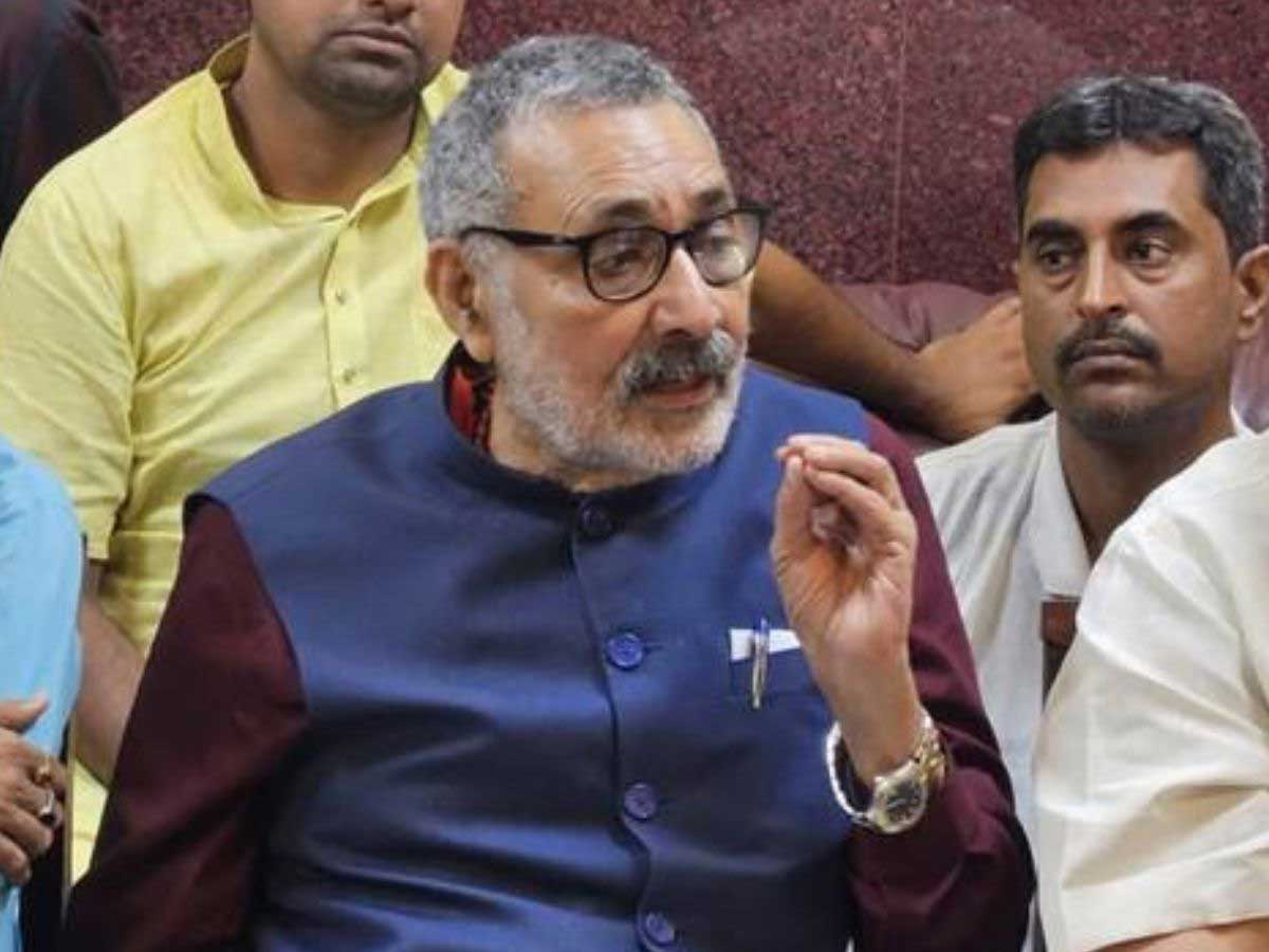 گری راج سنگھ کے ذریعے ہندوئوں سےجھٹکا گوشت کھانے کی اپیل - Qaumi ...